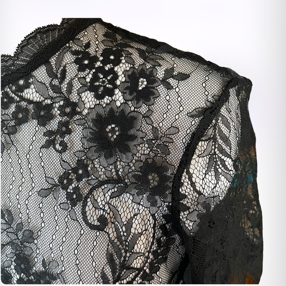 Divided Black lace top short sleeve size small - Picture 3 of 4